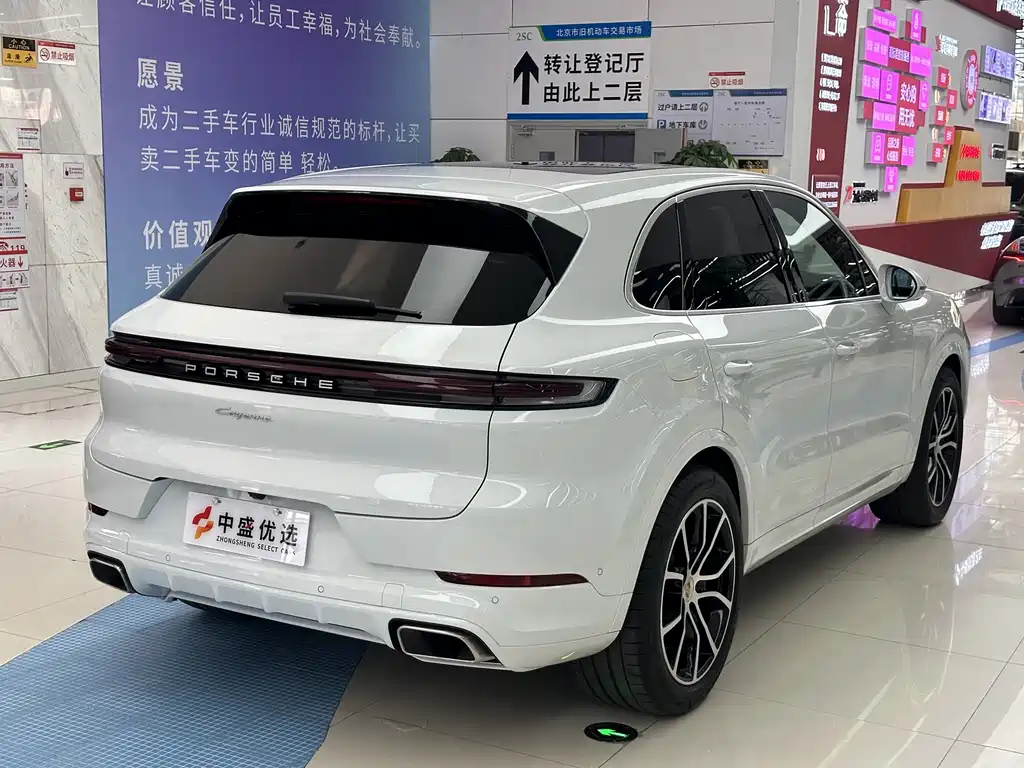 Porsche Cayenne — миниатюра 7