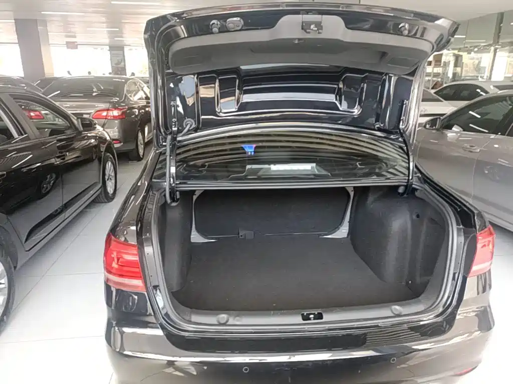 Volkswagen Lavida — миниатюра 19