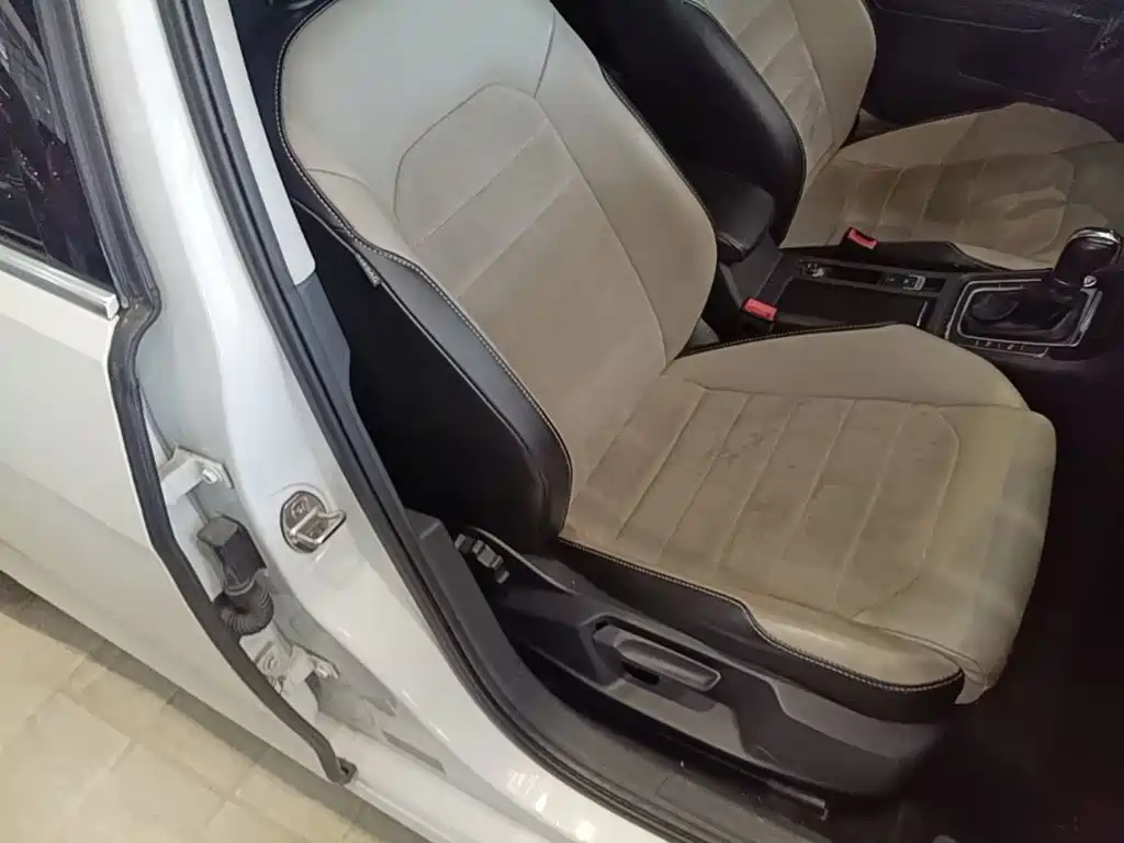 Volkswagen Golf — миниатюра 25
