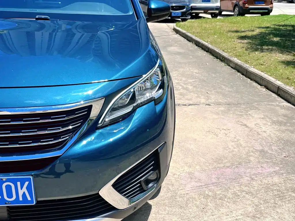 Peugeot 5008 2017 380THP 7 мест Luxury