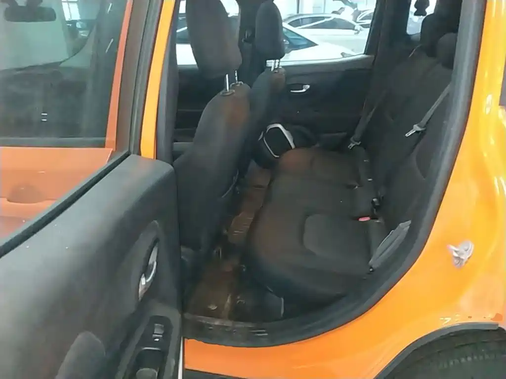 Jeep Renegade — миниатюра 17