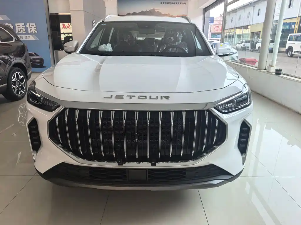JETOUR X70 PLUS 2025 1.5T Luxury 7 мест