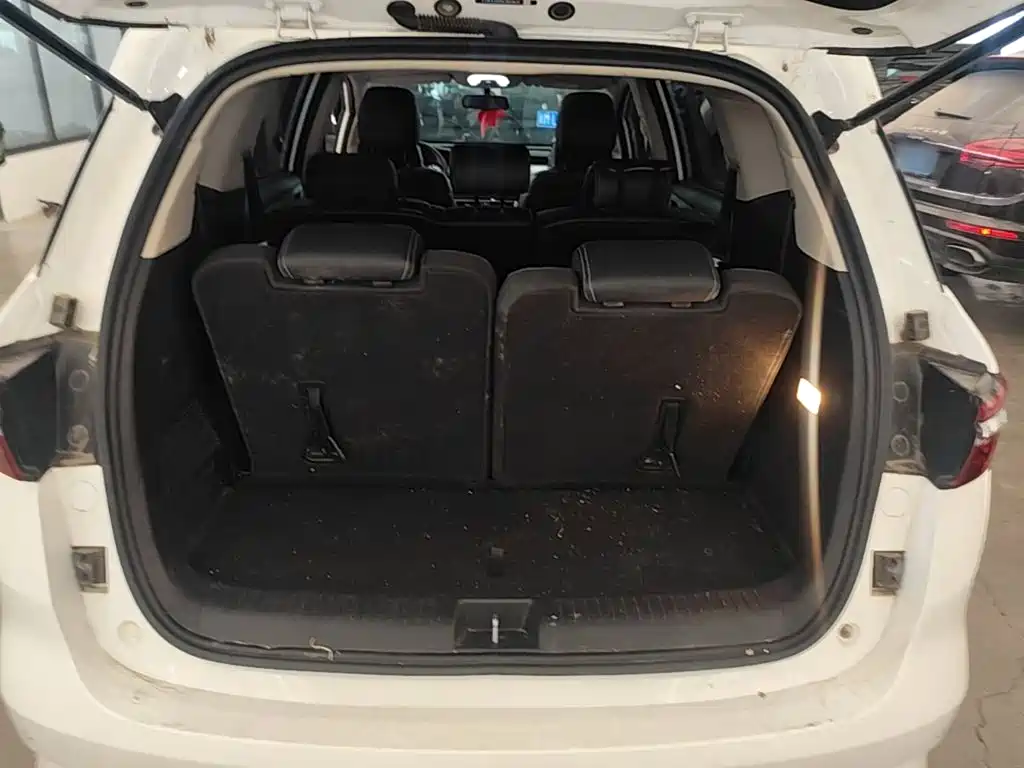 BYD MAX — миниатюра 19