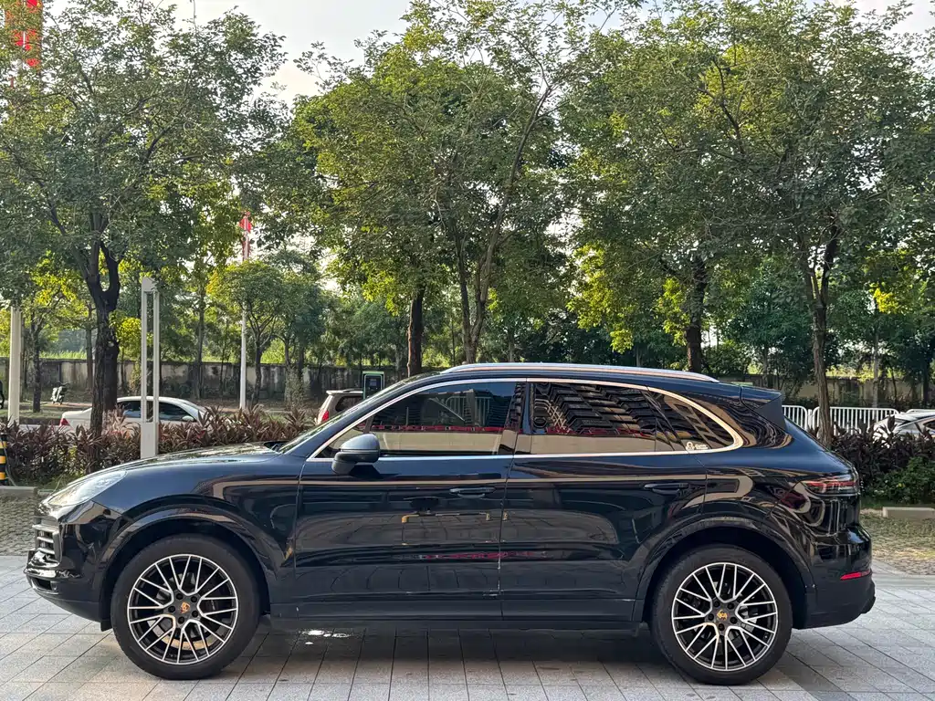 Porsche Cayenne — миниатюра 15