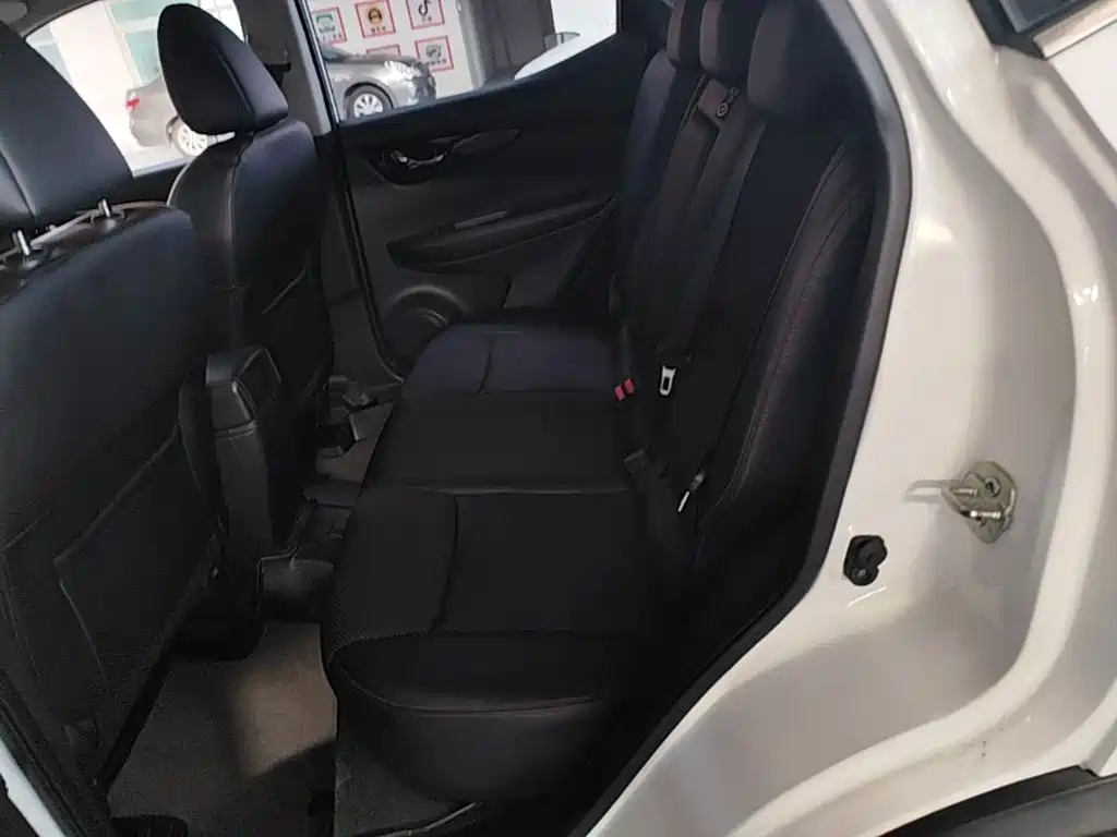 Nissan Qashqai — миниатюра 22