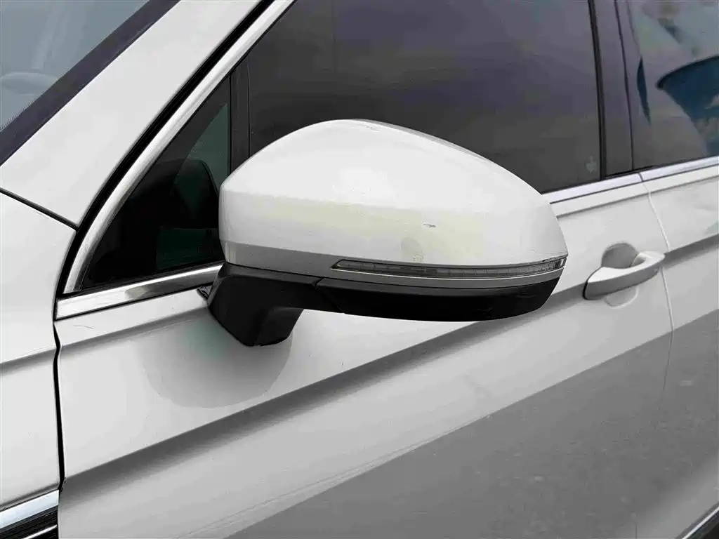 Volkswagen Tiguan L — миниатюра 15