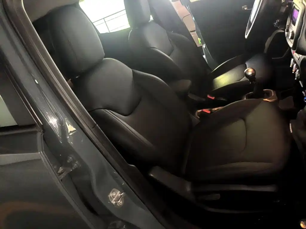 Jeep Renegade — миниатюра 25