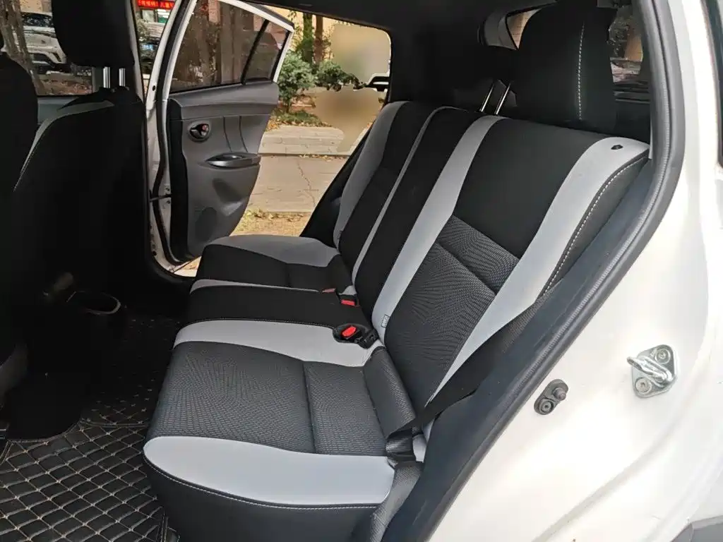Toyota Yaris L — миниатюра 13