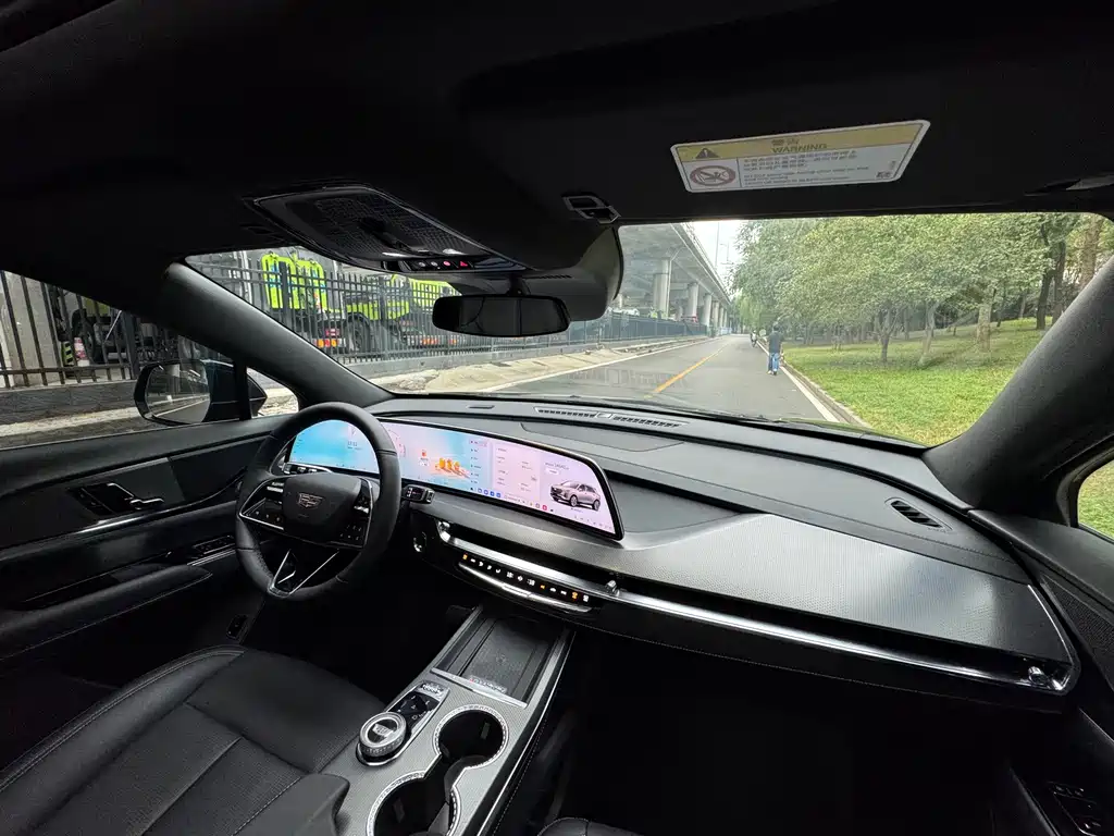 Cadillac XT5 — миниатюра 17