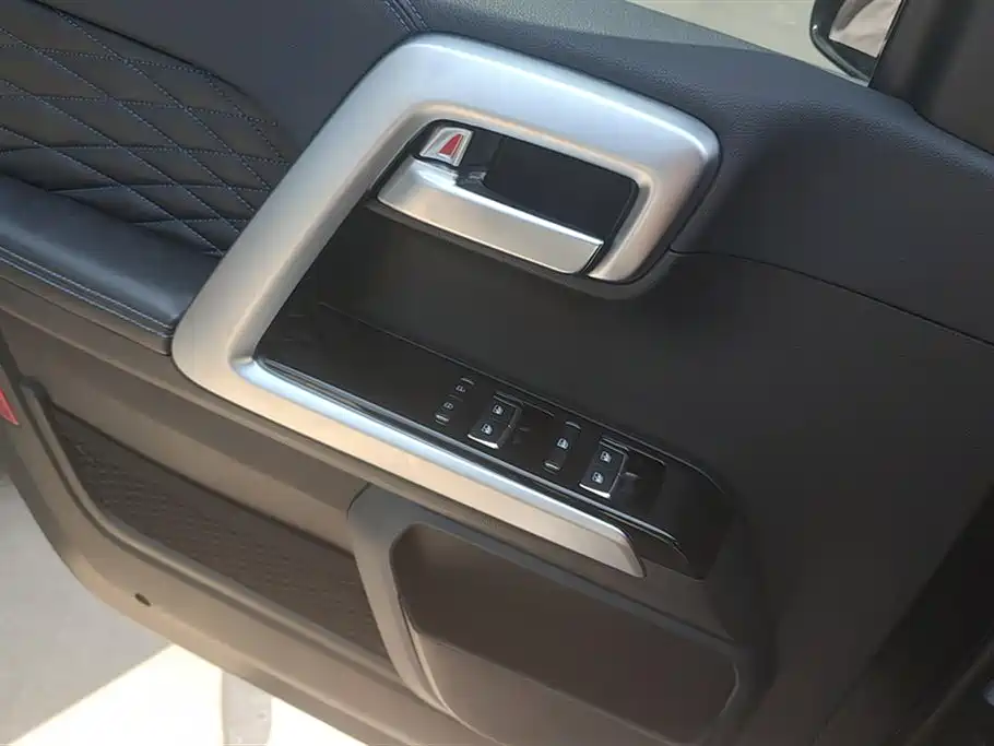 BAIC BJ40 2023 2.0D AT
