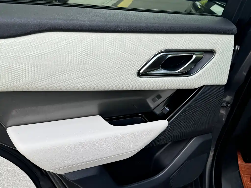 Land Rover Velar — миниатюра 7