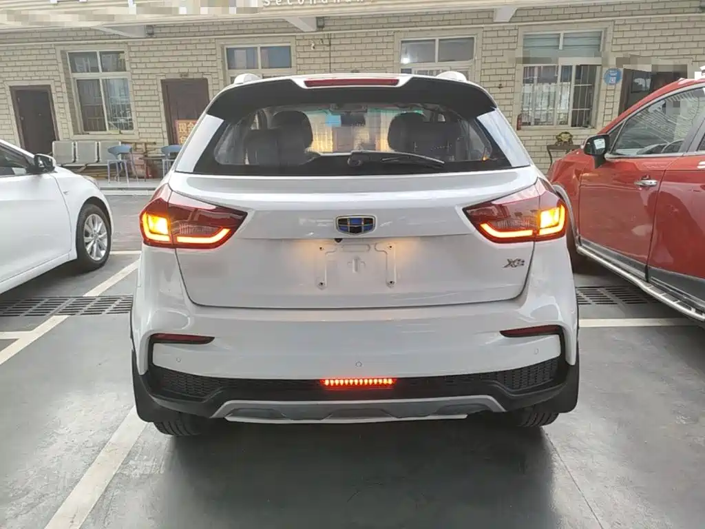 Geely Vision X3 — миниатюра 6