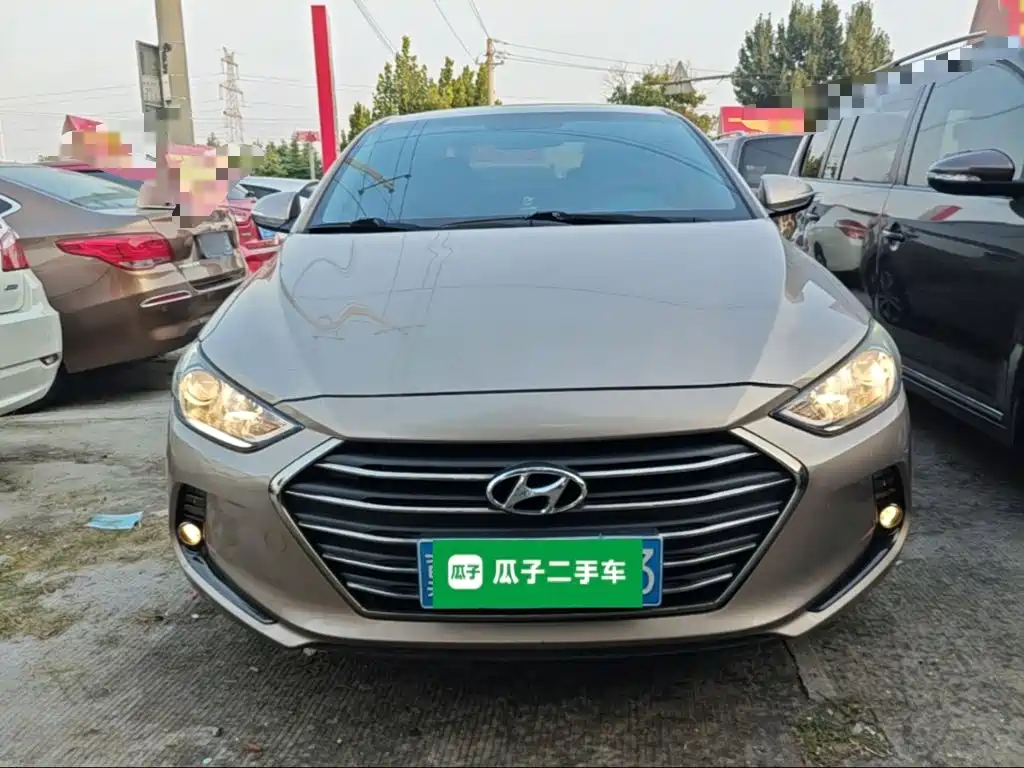 Hyundai Elantra — миниатюра 3