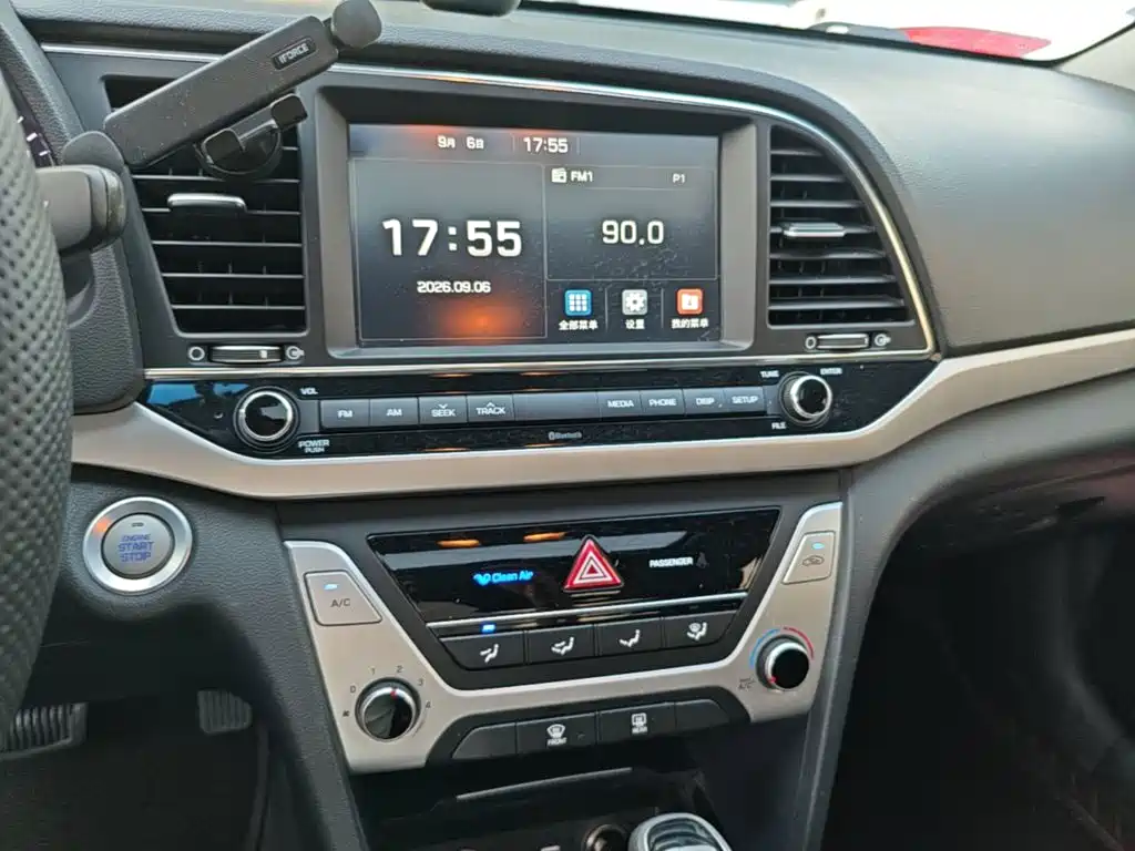Hyundai Elantra — миниатюра 13