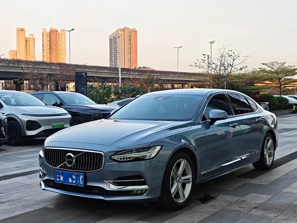 Volvo S90 2019 T5