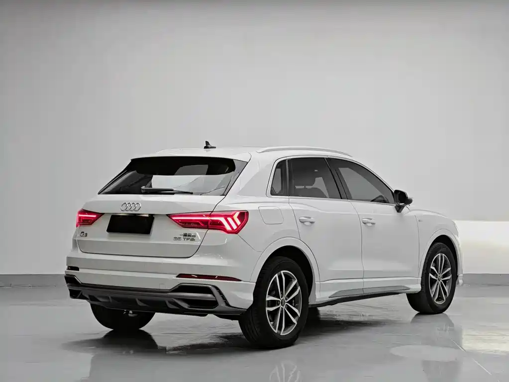Audi Q3 2022 35 TFSI