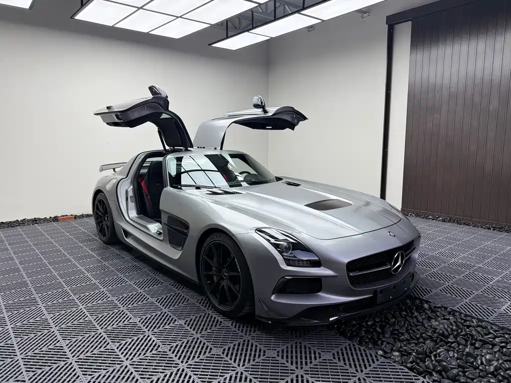Mercedes-Benz SLS AMG — миниатюра 20