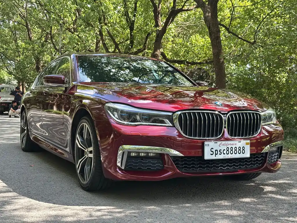 BMW 7 Series — миниатюра 3