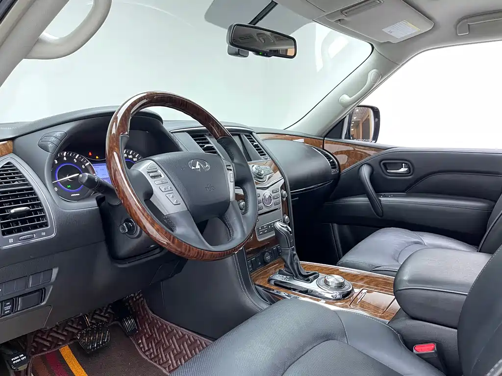 Infiniti QX80 — миниатюра 10