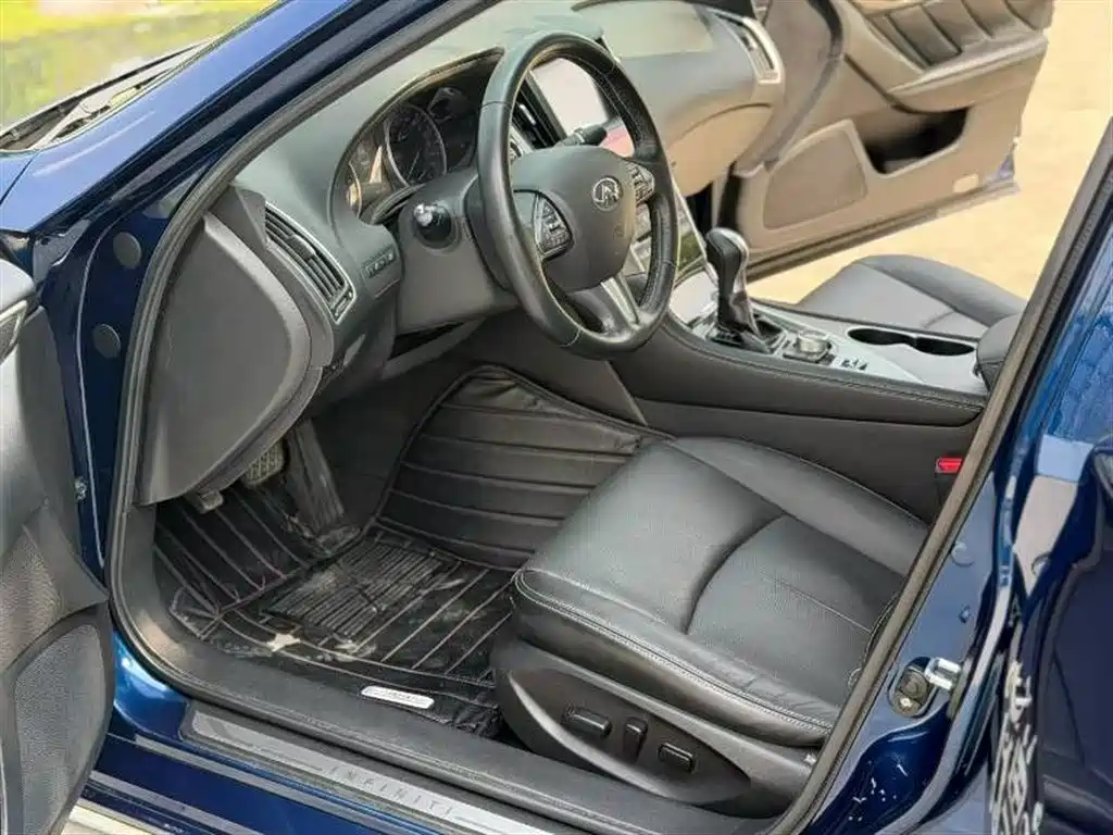 Infiniti Q50L 2016 2.0T Enjoy