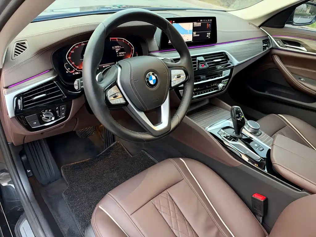 BMW 5 Series — миниатюра 8