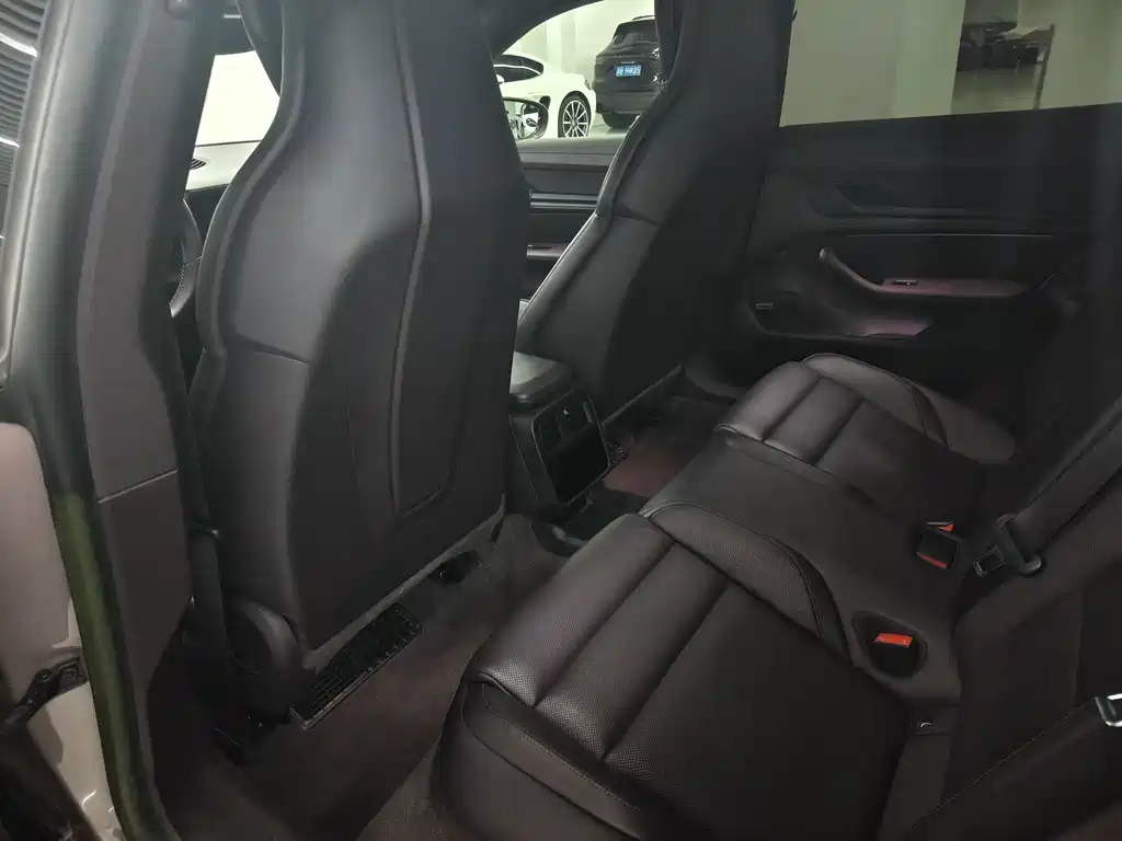 Porsche Taycan — миниатюра 6
