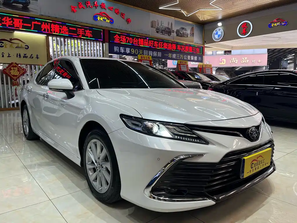 TOYOTA CAMRY