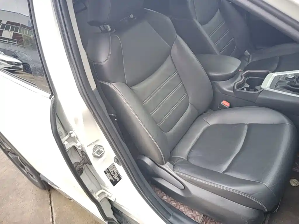 Toyota RAV4 — миниатюра 25