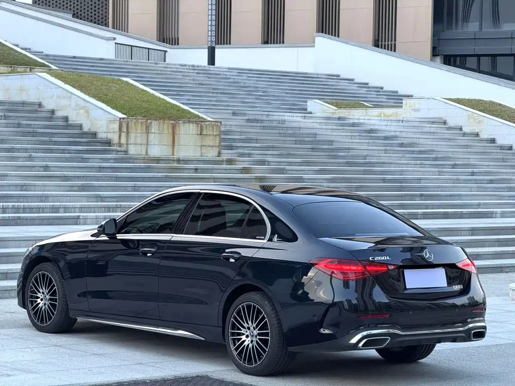Mercedes-Benz C-Class — миниатюра 7