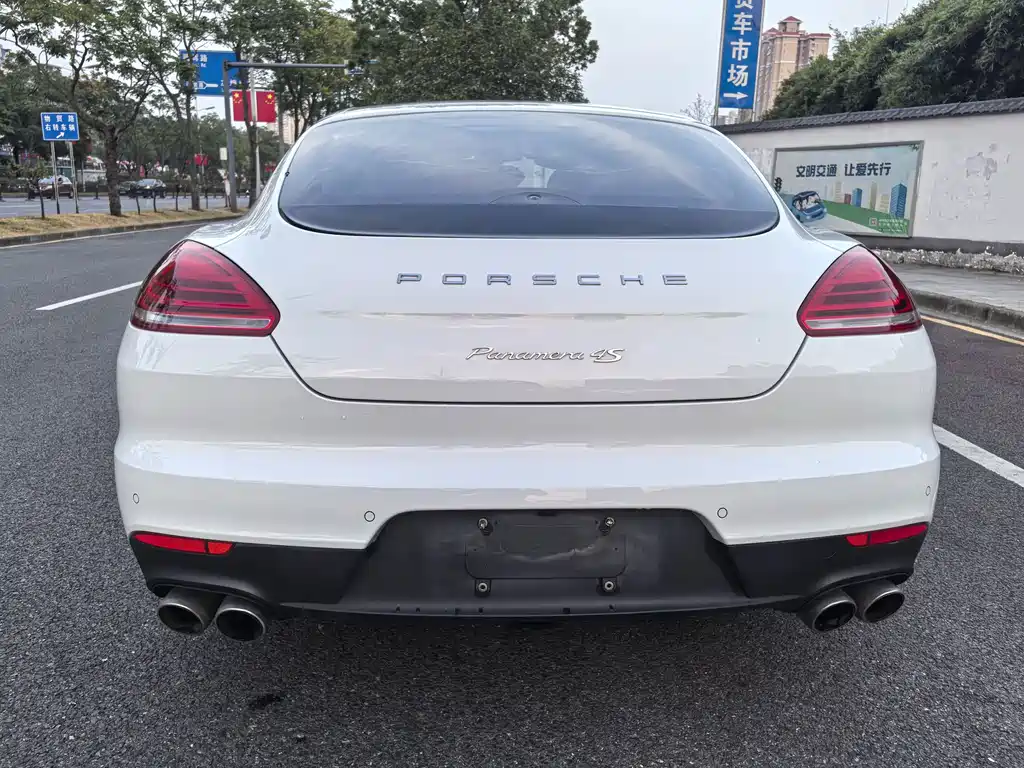 Porsche Panamera — миниатюра 6