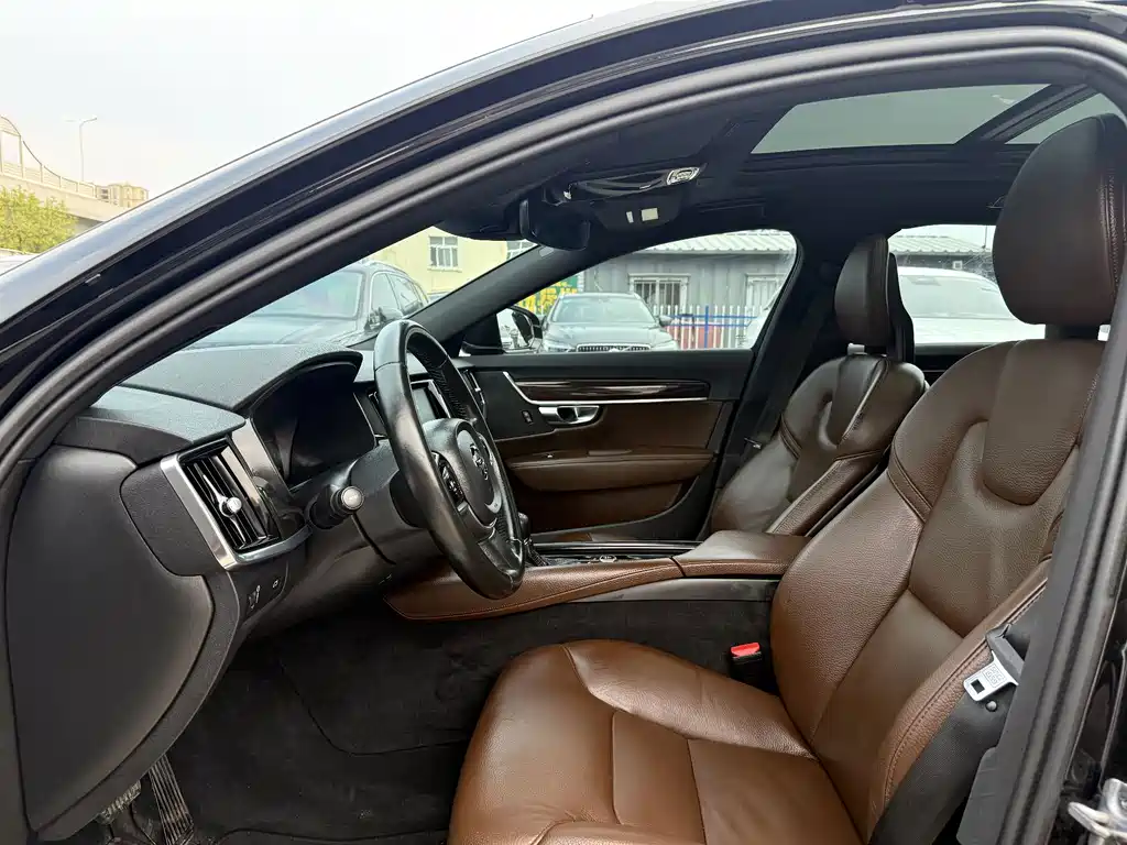 Volvo S90 — миниатюра 6