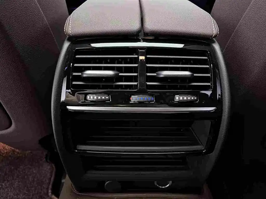 BMW 5 Series — миниатюра 18