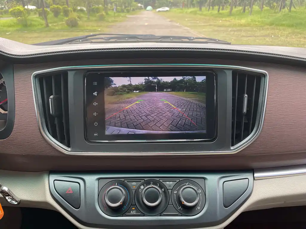Forthing Lingzhi M5L 1.6L 7 seats Luxury Type China VI, фото 20