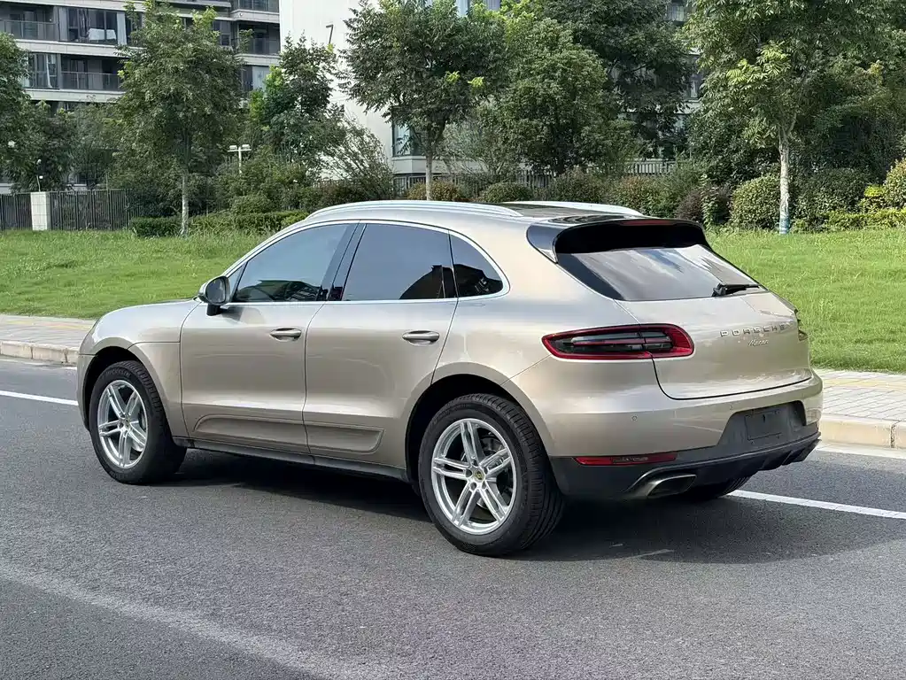 Porsche Macan — миниатюра 6