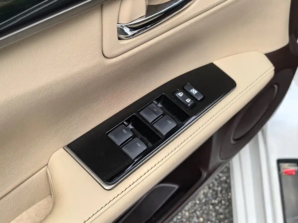 Lexus ES — миниатюра 12
