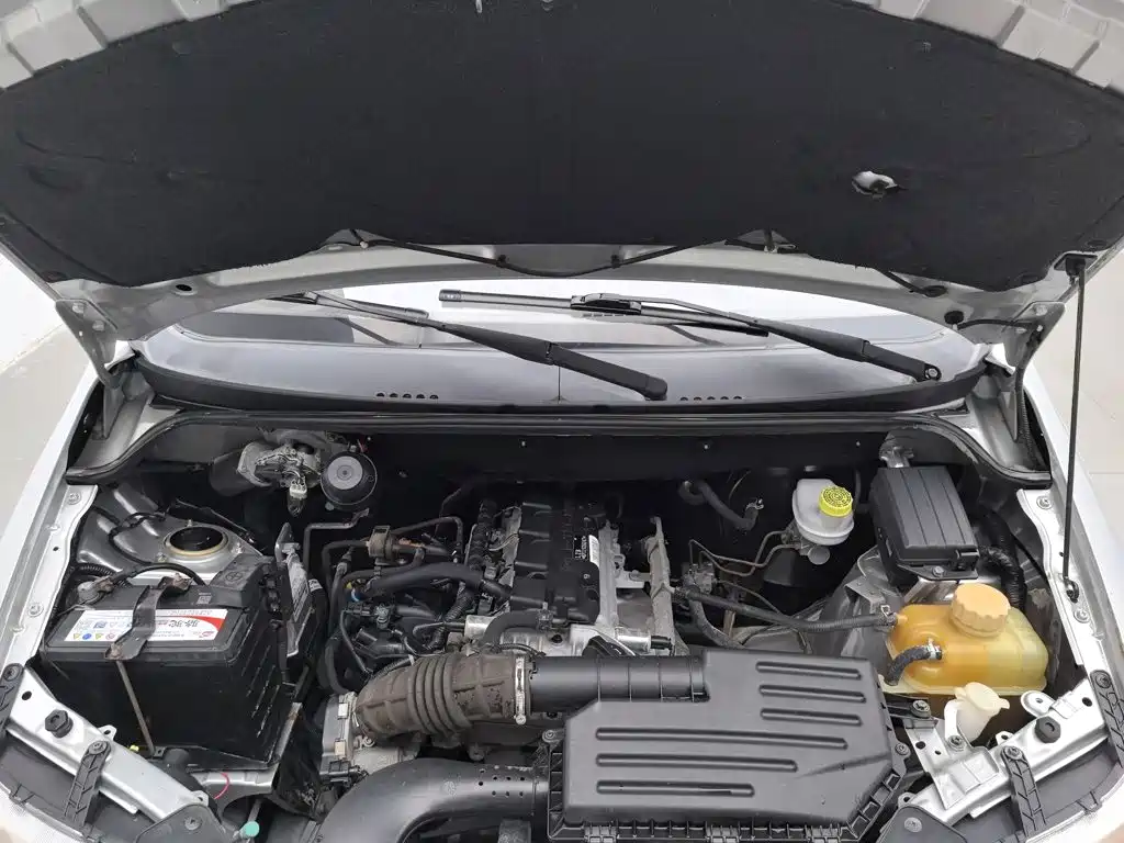 Wuling Hongguang — миниатюра 6