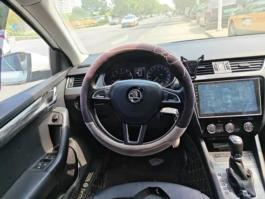 Skoda Octavia — миниатюра 15