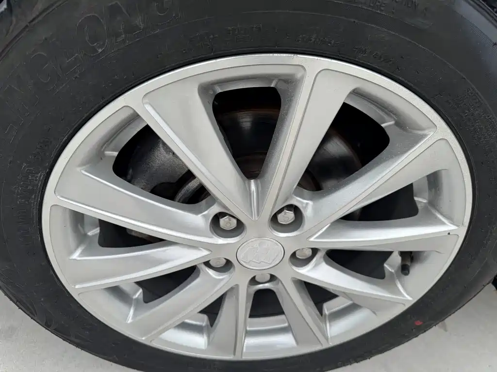 Buick Verano — миниатюра 15