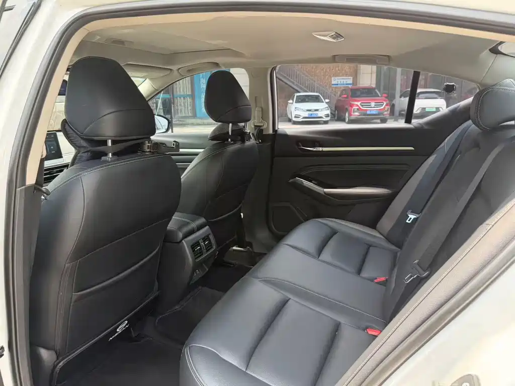 Nissan Teana — миниатюра 7