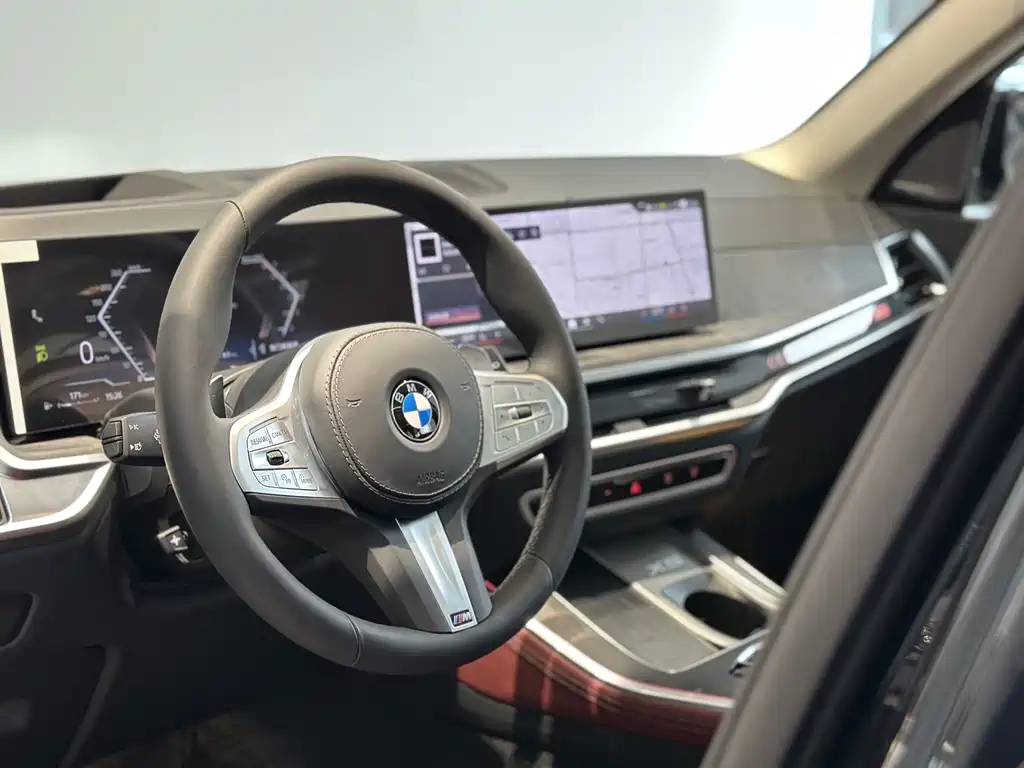BMW X5 2023 xDrive 30Li Premium M Sport