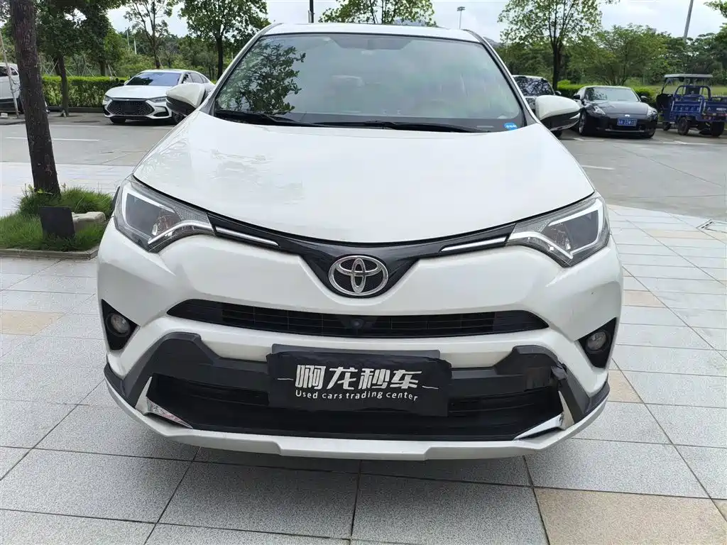 Toyota RAV4 — миниатюра 2