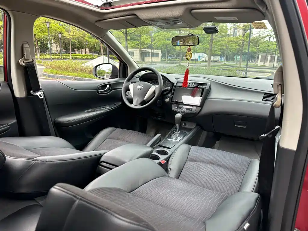 Nissan Tiida — миниатюра 9