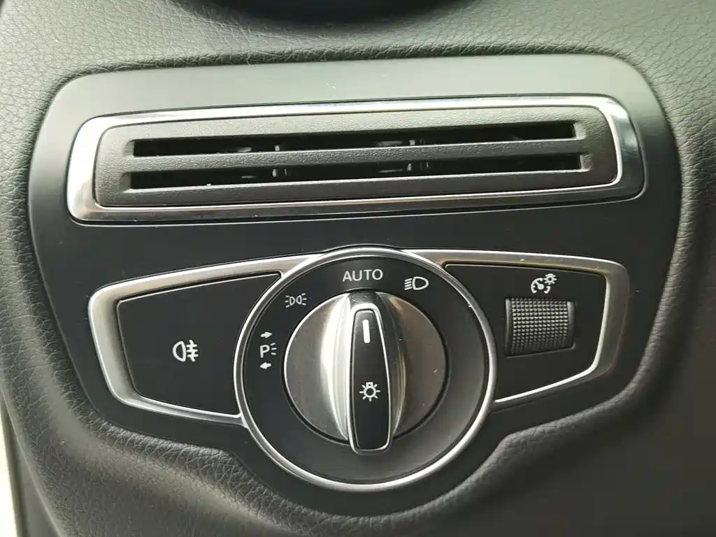 Mercedes-Benz C-Class — миниатюра 21