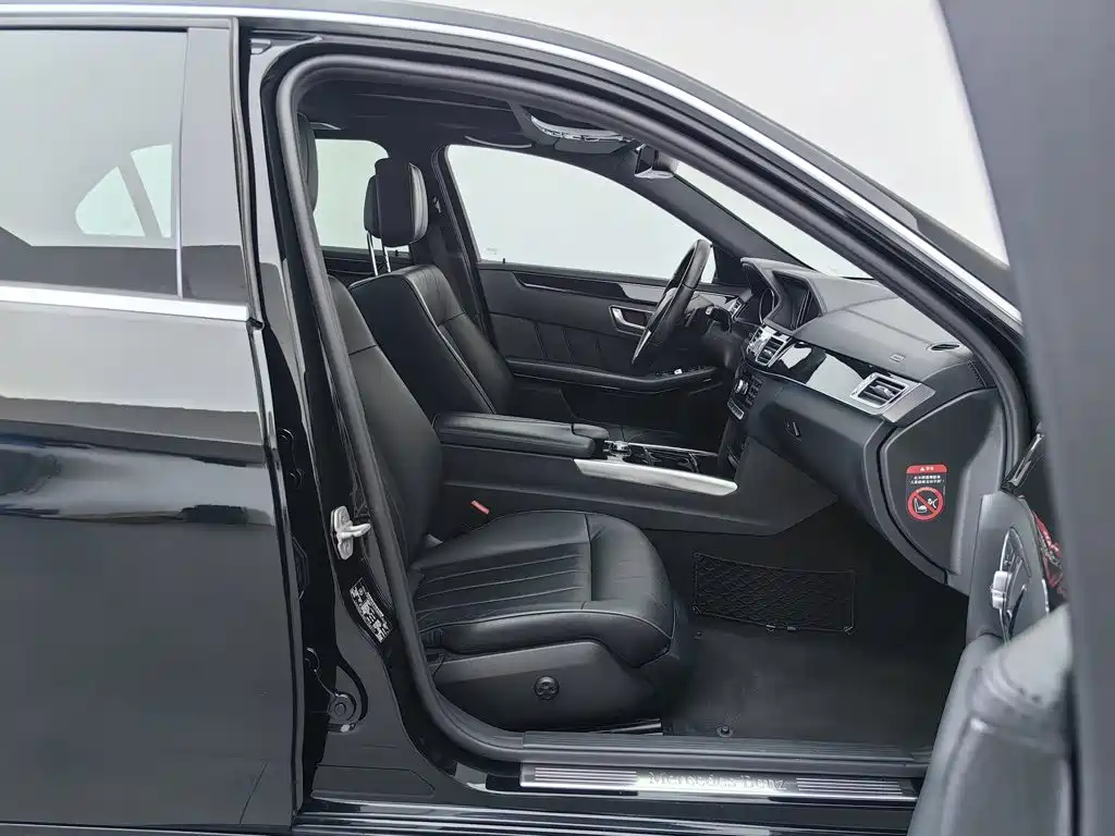 Mercedes-Benz E-Class — миниатюра 23