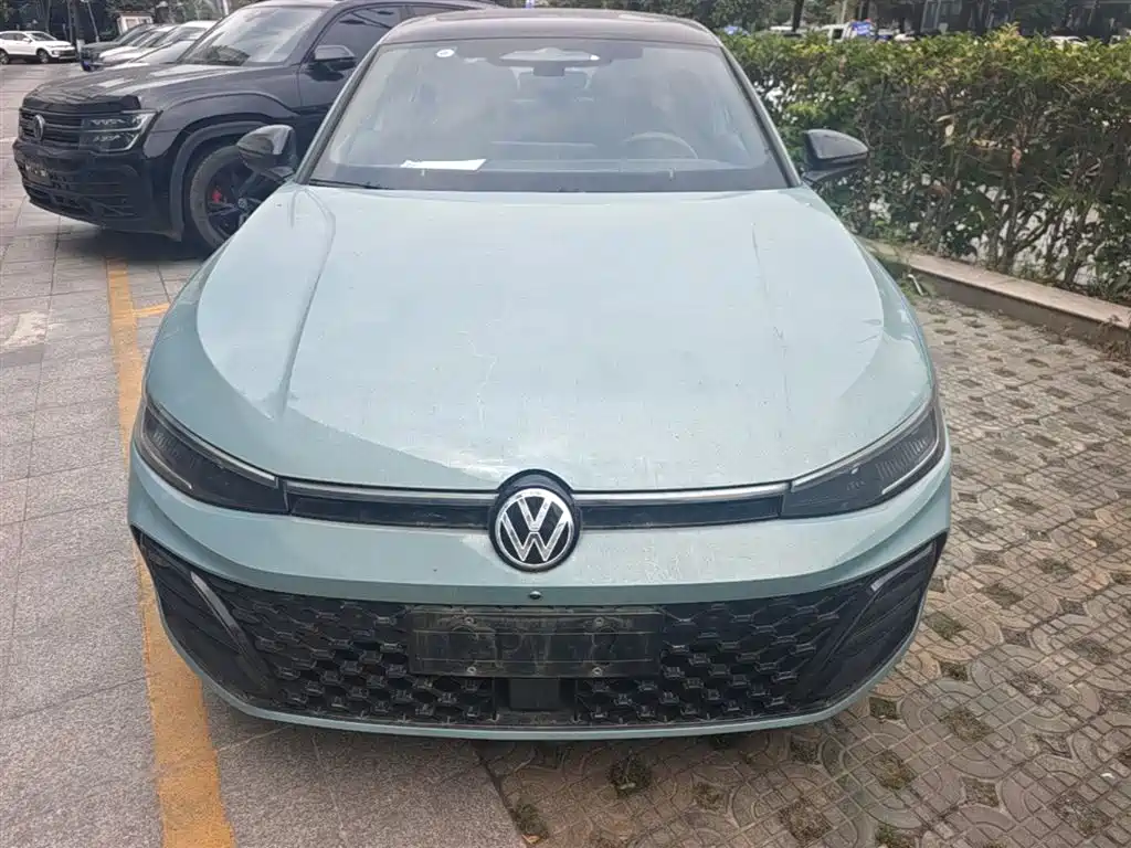 Volkswagen Passat 2025 Pro 380TSI