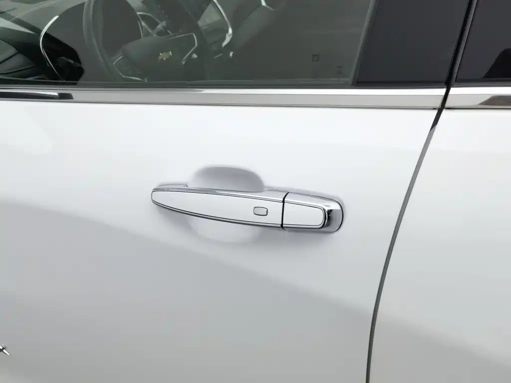 Chevrolet Equinox — миниатюра 18