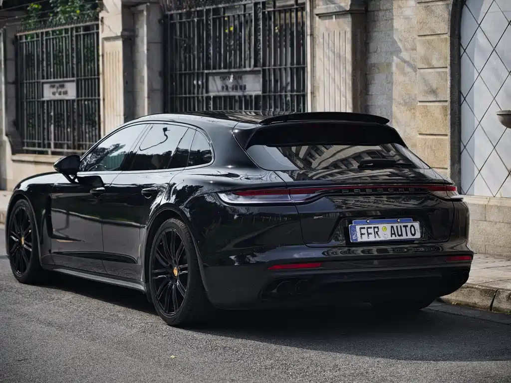 PORSCHE PANAMERA
