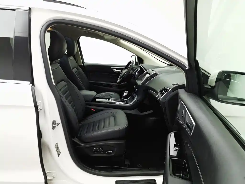 Ford Edge — миниатюра 23