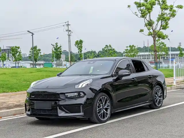 2020 Lynk & Co 03