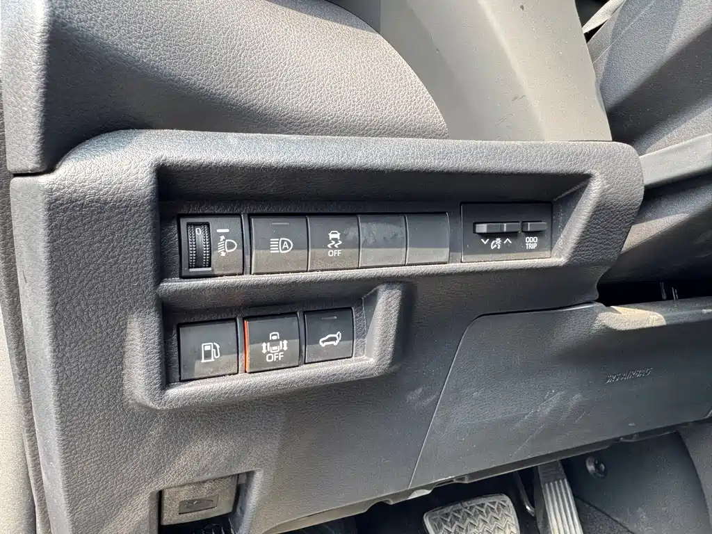 Toyota Granvia — миниатюра 13